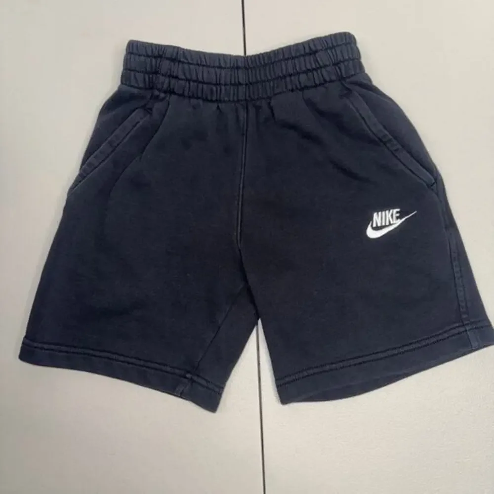 Nike Sportswear Club FleeceBig Kids' (Girls') 5